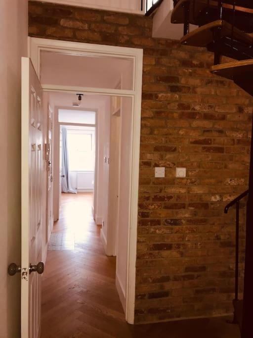 Stylish New Listing! Free Parking, Trendy Location Apartment London Ngoại thất bức ảnh